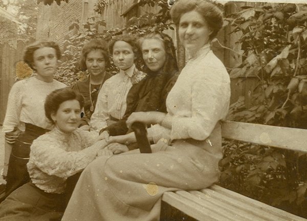 Z byłymi wychowankami w Krakowie 1910